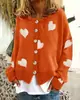 Suéter de Moda Otoño e Invierno Europeo y Americano Transfronterizo para Mujer, Tejido Corto de Hombros Descubiertos, Cárdigan Jacquard con Patrón de Corazones, Elegante y con Estilo
