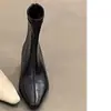 2025 Novas Botas Curtas de Salto Gatinho Bico Quadrado Zíper Traseiro Botas da Moda Versátil Botas Slim Salto Pequeno Botins Botas da Moda