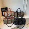 Bolso de Hombro Tipo Tote Casual de Gran Capacidad para Viajes Diarios de Mujer 2025 Invierno Nuevo de Moda Ligero de Lona con Contraste Color Hombro Cruzado