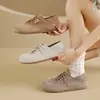 Sapatos Birkenstock 2026 para mulheres, nova versão coreana de verão, estilo ins, tênis versáteis casuais esportivos para estudantes do sexo feminino, estilo de rua XB202
