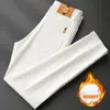 Jeans Blancos Italianos de Alta Gama a Prueba de Tres Elementos para Hombre, Corte Delgado, Elásticos, Pantalones Cónicos, Invierno 2026, Forrados de Polar y Engrosados