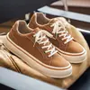Zapatillas casuales versátiles para hombre, estilo coreano, antideslizantes, resistentes al desgaste, para otoño, calzado deportivo ligero y moderno para el trabajo y el uso diario