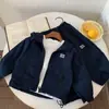 Conjunto de Jaqueta Infantil 2026 Bugarang Coleção Outono Novo Conjunto de Letras para Meninos e Meninas Conjunto Casual de Duas Peças para Bebê