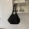 2026 Nuevo Bolso de Hombro de Lunares para Mujer con Lindo Colgante de Oso, Bolso Tote Grande de Capacidad para Viajes Diarios, Moderno, Casual y Versátil