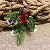 Planta Artificial de Folha de Pinheiro Acessórios de Frutas Vermelhas Decoração de Natal Caixa de Presente Decorações de Árvore de Natal Pinheiro de Natal Pequeno com Frutas Vermelhas