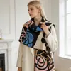 Bufanda de Camelia Bloqueada por Color de Cachemira Sintética para Mujer, Versión Coreana, Doble Cara, Engrosada, Chal Cálido para Otoño e Invierno y Aire Acondicionado, Transfronterizo