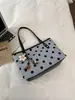 2026 Novo Estilo de Verão Bolsa Tote de Bolinhas Estilo Coreano, Relaxada e de Grande Capacidade, Bolsa de Ombro Fashion para Trabalho e Deslocamento