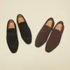 Zapatos de cuero para hombre estilo japonés simple de gamuza, slip-on de verano, mocasines británicos esmerilados