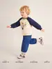 Sudadera para niño jellybaby 2026 otoño top para bebé con estampado suéter para niño pequeño bloques de color ropa para niños