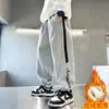 Calça de Moletom Forrada com Fleece Outono/Inverno para Meninos 2025 Nova Malha Grossa Calças Venda por Atacado Tendência