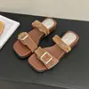 Sandálias Abertas com Fivela Dupla Estilo Retrô para Mulheres, Novidade Verão 2026 com Bico Quadrado de Design Nichado, Chinelos Fashion e Versáteis