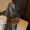 Bolso de mano de cuero esmerilado, bolso de mujer, nuevo estilo 2026, de alta gama y moderno, color liso, estilo coreano, de un solo hombro, bolso cruzado de gamuza