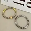 Pulsera Wrap de Piedra Gris Ahumado Hielo-Transparente con Patrón de Martillo Dorado, Pulsera Ligera Vintage para Mujer, Joyería de Alta Gama al por Mayor