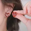 Lleno de Vibras Retro~ Aretes Rojos de Angora con Diseño Único, Estilo Hong Kong, No Requieren Perforación, Estilo Hepburn