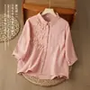 Camisa de Algodão e Linho com Lapela Feminina Renda Broche 3D Temperamento Moda Blusa Sete Mangas Novo Top Artístico de Verão