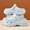 Sandalias de plataforma caladas de nuevo estilo 2026 para mujer, adecuadas para usar en verano, diseñadas para figuras menudas y se pueden usar como zapatos de playa; directamente de la fábrica EVA