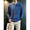 Camiseta Masculina Henley de Manga Longa Patchwork Escama de Dragão Estilo Old Money Outono Estilo Americano Moletom Top Casual Solto Confortável