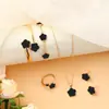 Conjunto de Pulseira e Colar Flor de Cinco Folhas Mais Vendido Atravessando Fronteiras, Novo Conjunto de Brincos, Pulseira e Colar Flor de Cinco Folhas de Liga Metálica de Lado Único