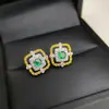 Brincos Stud Versa Estilo Francês Luxo Leve Retrô Diamante Verde para Mulheres, Banhado a 18K Micro-Incrustado Versátil para o Dia a Dia Brincos Mais Vendidos