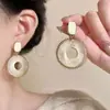 Brincos Tecidos Off-White Estilo Resort Francês para Mulheres Ornamentos de Orelha Exagerados Boêmios Tarraxas Únicas Pendentes Argolas