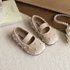 Zapatos de Princesa de Terciopelo para Niñas 2026 Nuevo Estilo Primavera y Otoño Mocasines Retro de Punta Redonda para Bebés con Detalles de Perlas