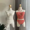 Nuevo Bikini de Baño Sexy de Corea del Sur Estilo Ins sin Tirantes con Cordón para Pecho Pequeño Color Caramelo con Abertura