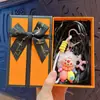 Llavero de Chica de Cabello Largo y Ondulado Creativo de Dibujos Animados Lindo Exquisito Adorno para Correa de Teléfono Colgante de Bolso Pequeño Regalo