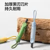 Cuchillo Utilitario Deli Nusai NS068, Cortador de Cajas, Succión Magnética, Cuchillo de Viaje Portátil, Tamaño Pequeño con Cordón, Hoja Negra para el Hogar