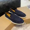 Vendas diretas transfronteiriças da fábrica de origem, em estoque, sapatos casuais slip-on de sola macia para casais, mocassins confortáveis e versáteis 48