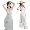Vestido de Playa Vacacional Costero Sanya con Cuello Halter, Bordado Calado, Vestido Largo sin Espalda, Color de la Foto