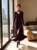 Vestido largo de punto versátil de color liso, cuello en V, estilo francés, corte ajustado, para mujer, nuevo vestido de punto de manga larga suave para otoño e invierno