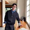 Moletom de Lã Texturizada com Gola e Meio Zíper Estilo Coreano Falso Duas Peças para Homens, Peça Versátil de Alta Qualidade na Moda com Caimento Solto para Outono e Inverno