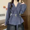Camisa Irregular a Cuadros Estilo Coreano Otoño 2025 Talla Plus con Cinturón, Ceñidor de Cintura, Oculta Abdomen, Top Vintage que Reduce la Edad para Mujeres