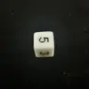Venta al por mayor Dados de Seis Caras de 16 mm, Angulares Rectos, Color Sólido, Dados de Colores con Números, Varios Dados Transparentes de Colores para Lanzar