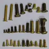 Tornillos de latón estándar británico y americano # 6 # 8 # 10 # Tornillos para máquina Phillips avellanados, tornillos de cabeza plana de cobre están en stock. Bienvenido a consultar