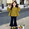 Conjunto de Camisa de Manga Abullonada y Jeans de Nuevo Estilo Otoño 2026 para Niños, Atuendo Elegante de Dos Piezas para Niñas, Disponible al por Mayor