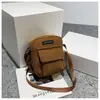 Bolsa Transversal de Veludo para Mulheres Bolsa de Ombro Pequena de Lona para Campus Moda Outono Bolsa de Ombro Bolsa Feminina Bolsa Quadrada Pequena para Lazer ao Ar Livre Esportes