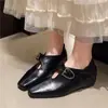 Zapatos de cuero retro que aumentan la altura para mujeres bajitas, nuevo modelo de primavera, estilo británico, puntera cuadrada, correa con hebilla, mocasines de corte profundo