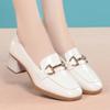Sapatos femininos de bico quadrado e camada única, mocassins 2022, novos sapatos femininos de primavera e outono, sapatos de mãe de meia-idade, sapatos de camada única, couro macio, sola macia, sapatos de couro
