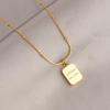 Collar de acero de titanio en tono dorado para mujer, no se decolora, lujo ligero, nicho, joyería de cadena para la clavícula, de alta gama, versátil, a la moda y para el temperamento