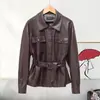 Jaqueta de Couro Haining para Mulheres, Comprimento Médio, Preta, Gola Alta, Cintura com Amarração, Jaqueta de Couro, Novo Estilo Outono e Inverno, Elegante Casaco com Textura de Pele de Ovelha
