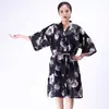 Bata de peluquería ropa de cliente de barbería servicio al cliente de salón de belleza moda salón de peluquería corte de pelo permanente tinte kimono marca de moda