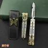 Fuente Dios Hoja del Cielo Lobo Fin Animación Cuchillo Mariposa Herramienta de Práctica Plegable Hoja sin Cortar Cuchillo de Sacudir la Mano con Cubierta de Cuero