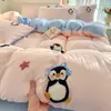 Conjunto de Roupa de Cama Classe A de Quatro Peças, Algodão Liso, Capa de Edredom com Bordado de Desenho Animado em Toalha, Algodão Lavado Amigo da Pele, Conjunto Fofo para Dormitórios Estudantis