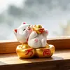 Gato Dourado Trazendo Sorte Figura de Caixa Surpresa Gato de Desenho Animado Ornamento de Mesa Boa Sorte Brinquedo da Moda Presente Artesanato de Resina Atacado