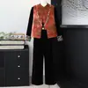 Traje de outono para mãe, conjunto de veludo dourado, novo conjunto de três peças estilo chinês para mulheres de meia-idade e idosas, colete e blusa de manga comprida para primavera e outono