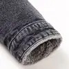 Chaqueta de Mezclilla Negra Gris para Hombre con Forro de Borrego Invierno Felpa de Cordero 2024 Nuevo Estilo Coreano Corte Delgado Chaqueta Casual Lass