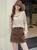 Design moderno, estilo old-money, suéter de tricô de um ombro só para mulheres, nova coleção de outono, de manga longa, versátil, elegante e minimalista