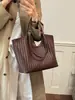 Bolso Tote de Textura Tejida de Alto Valor Gran Capacidad para Viajar al Trabajo Bolso de Hombro Único Nuevo Estilo 2026 Yuezi Chao Bolso de Mano Simple