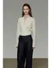 Suéter de punto de manga larga estilo francés UNSPOKE para mujer, jersey de cuello en V, elegante y sofisticado, diseño único, top estilizado